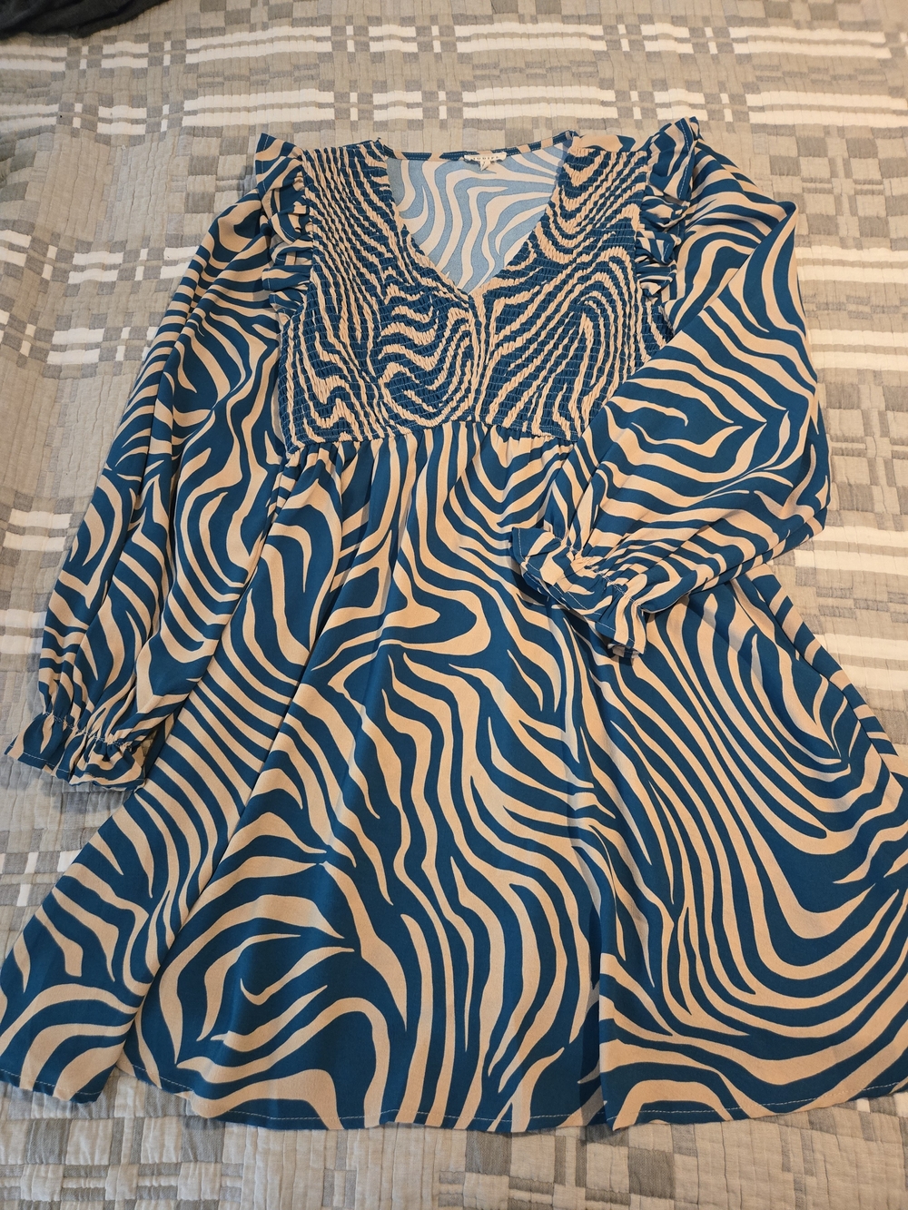 Jodifl Womens Teal and Cream Zebra Print Long Sleeve Smocked Dress